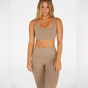 SET Active - SculptFlex Set in Sand